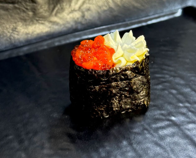 Фото Гункан с икрой лосося